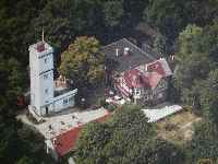 Blick auf den Schwedenstein mit Aussichtsturm